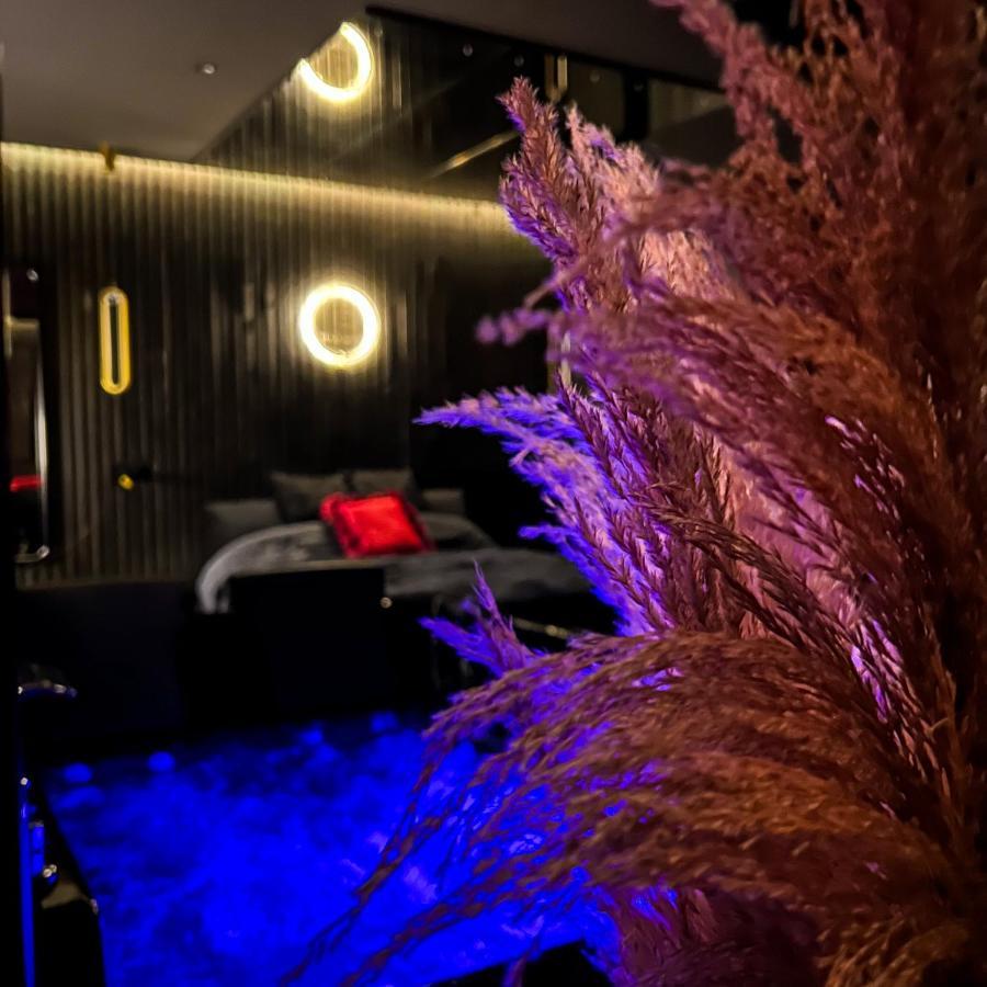 Blackroom Suite De Luxe 50 Nuances De Grey ル・アーヴル エクステリア 写真
